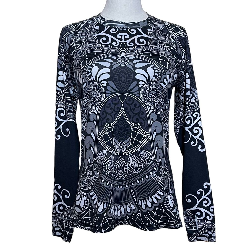 Athleta Black and White Patterned Sweatshirt